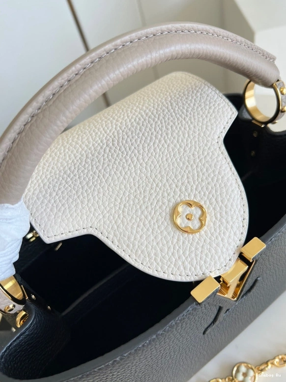 LOUIS CAPUCINES VUITTON MM 0707